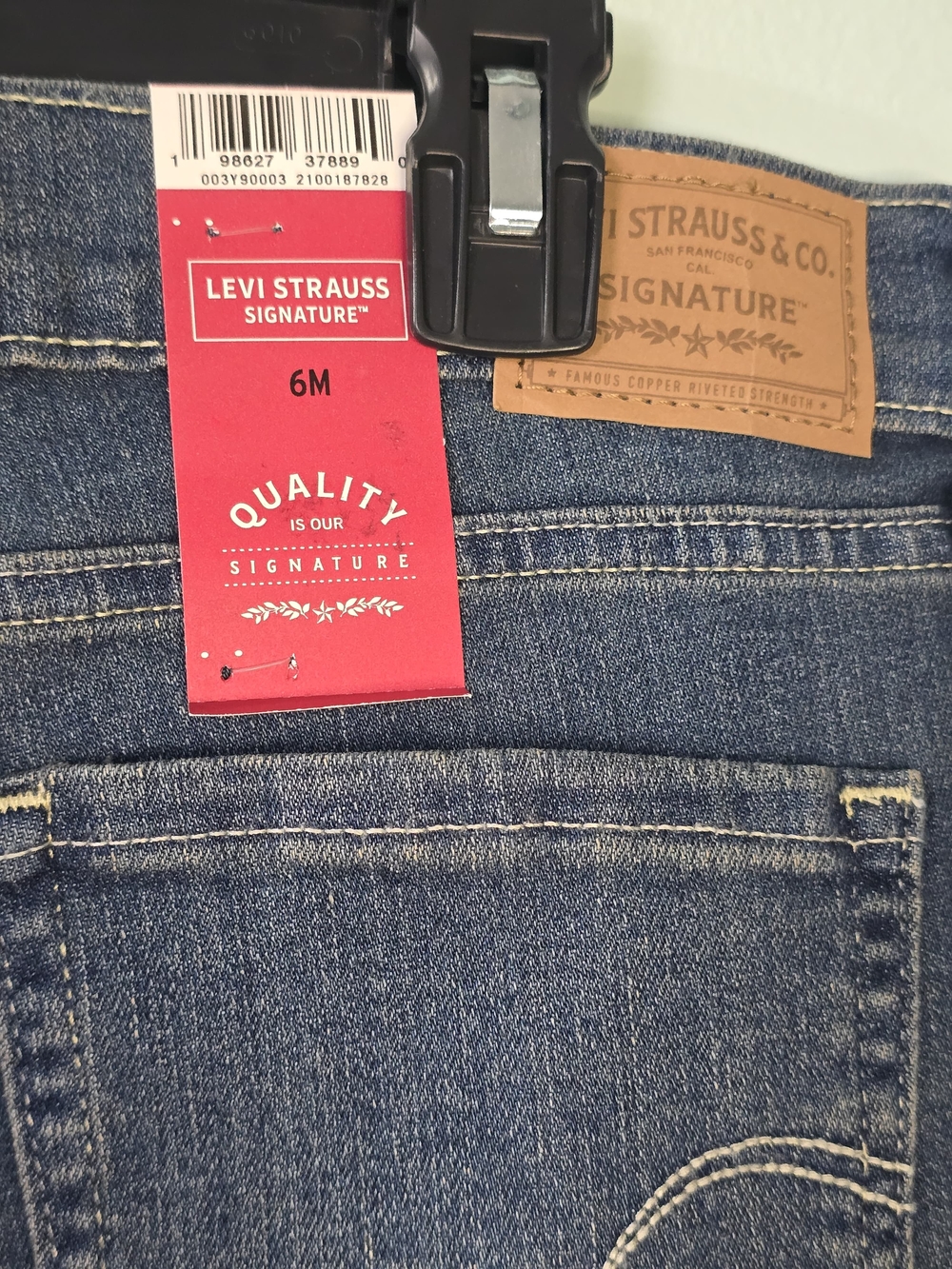 Levi Strauss Signature Women’s Blue Mid Rise Straight Slim Stretch Jeans 6 NWT - Picture 10 of 16